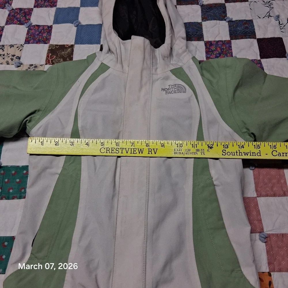 The North Face Girls‎ 3 in 1 Parka Size XS Hooded HyVent Light Green